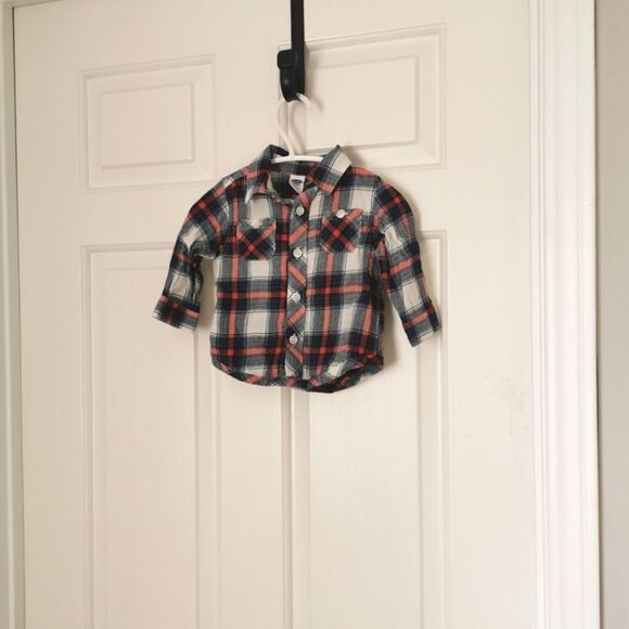 3/$15 Old Navy plaid Button down size 3-6 m - Picture 1 of 4